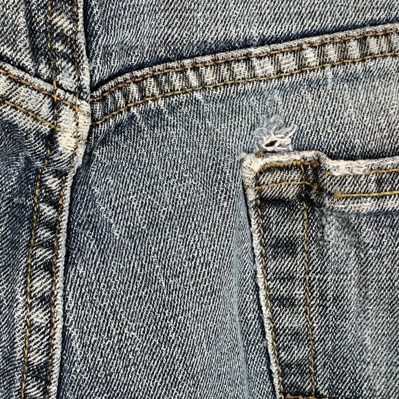 Signature Jeans by Levi Strauss Mens 34/32 Relaxed Fit Some Distressing. - Picture 10 of 10